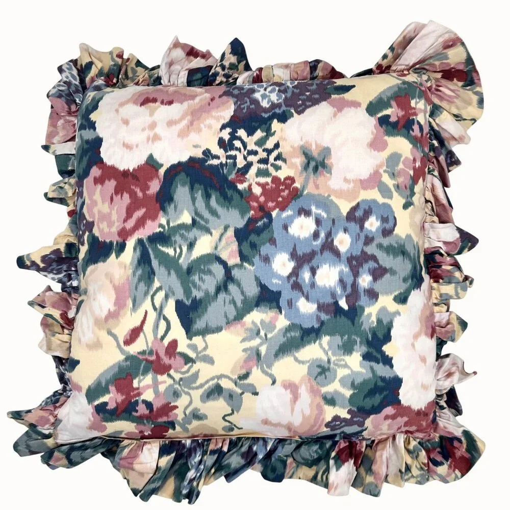 VINTAGE FLORAL RUFFLED THROW PILLOW ZIPPERD SHAM PILLOW INSIDE COTTAGE